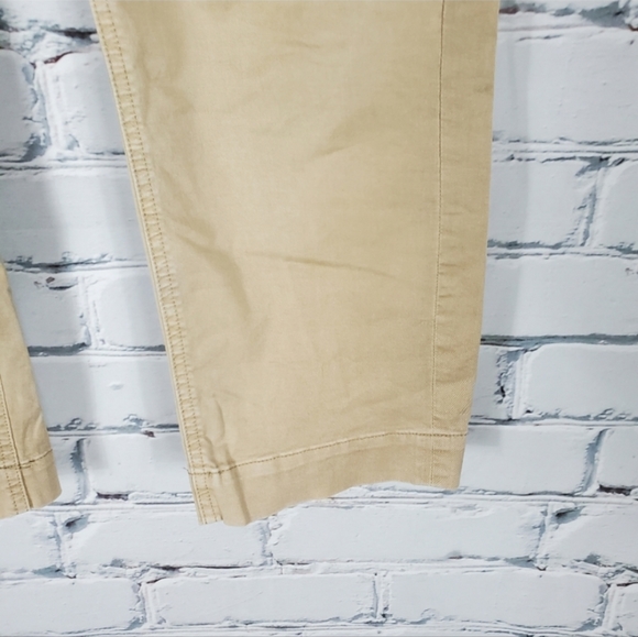 Everlane The Lightweight Relaxed Chino - Picture 7 of 8